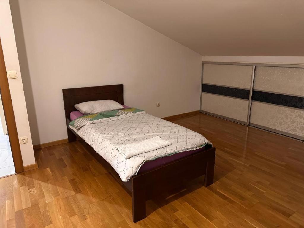 סראייבו Rooms Near The Airport מראה חיצוני תמונה